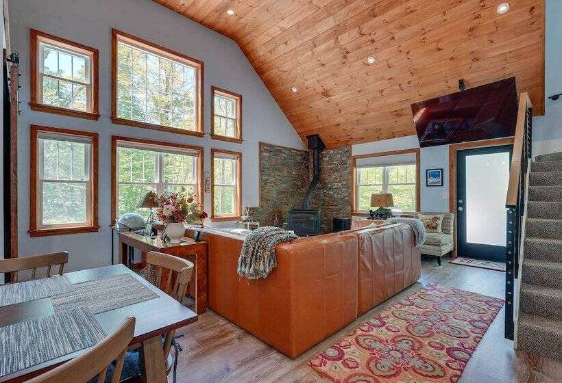 Near Hiking Trails & Ski Resorts: Killington Home!