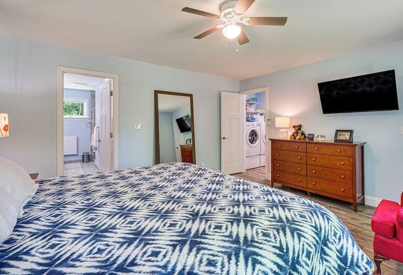 Near Hiking Trails & Ski Resorts: Killington Home!