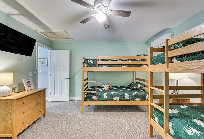 Near Hiking Trails & Ski Resorts: Killington Home!