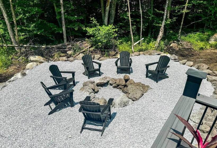 Near Hiking Trails & Ski Resorts: Killington Home!