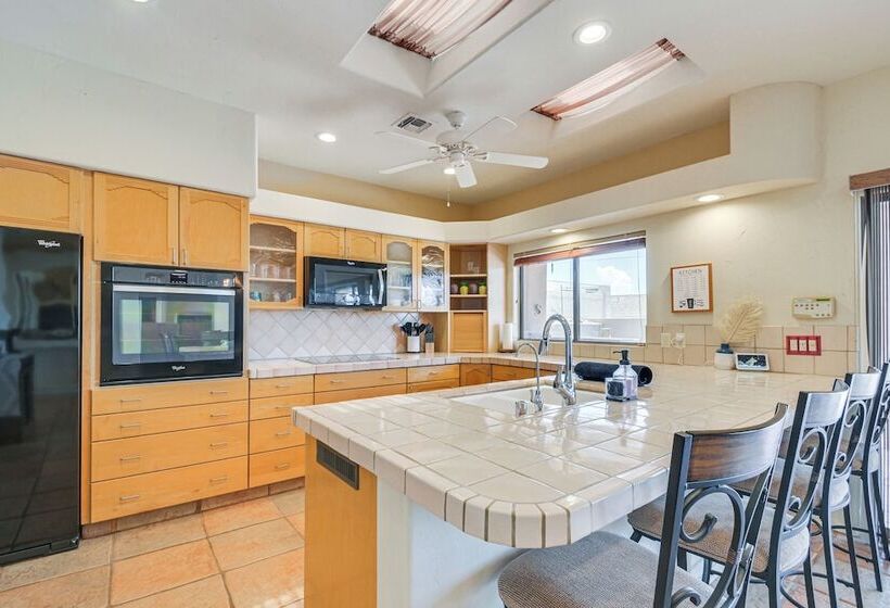 Lake Havasu City Gem: Pool & Hot Tub, Near Boating