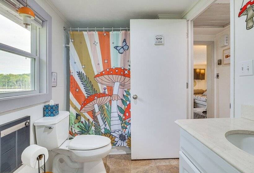 Lake Of The Ozarks Cabin W/ Private Dock + Kayaks