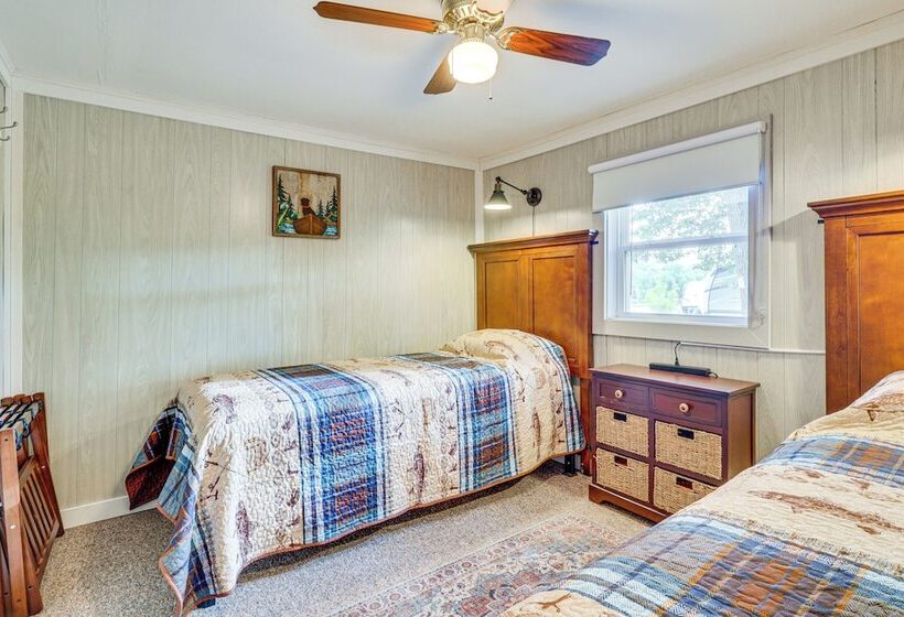 Lake Of The Ozarks Cabin W/ Private Dock + Kayaks