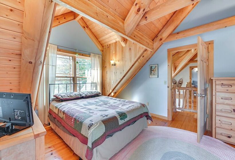 Lakefront Corinth Log Home: Private Dock, Fire Pit