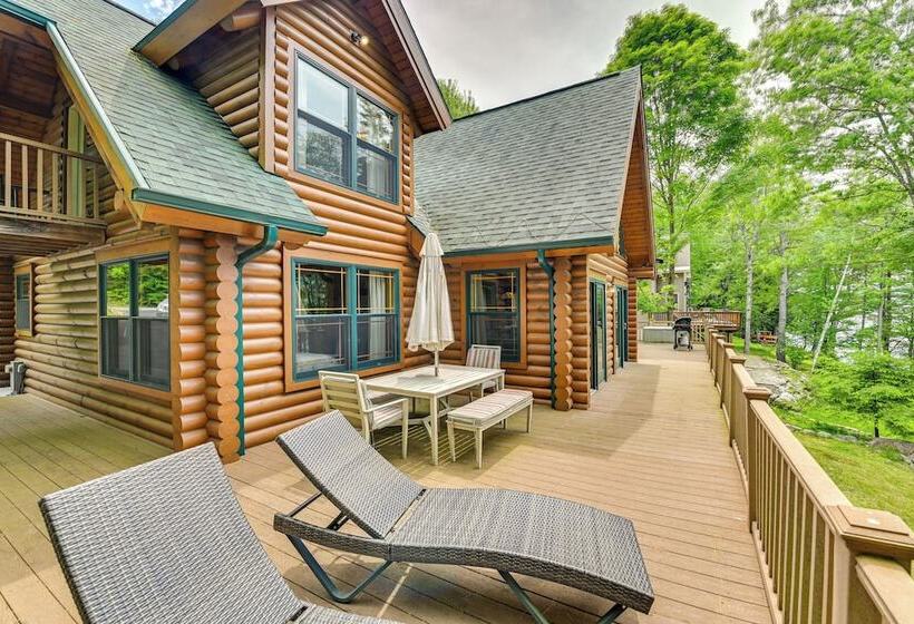 Lakefront Corinth Log Home: Private Dock, Fire Pit