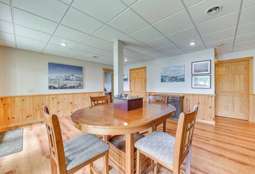 Lakefront Corinth Log Home: Private Dock, Fire Pit