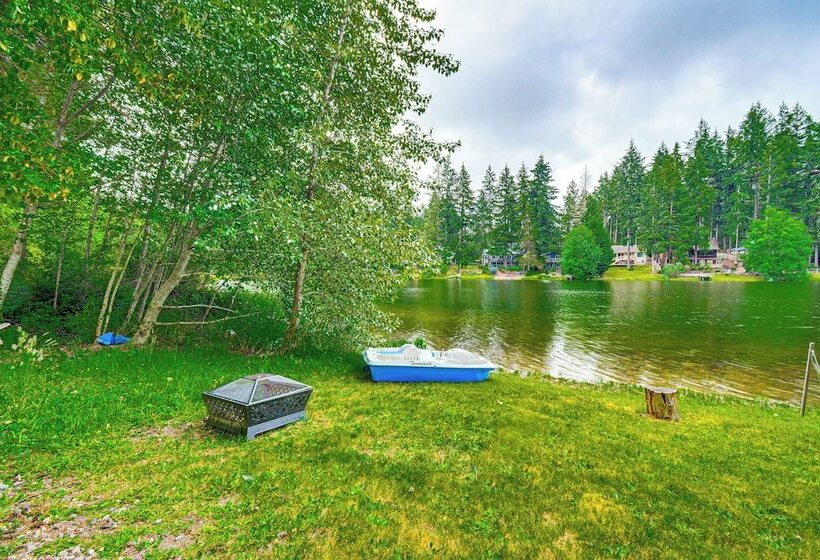 Lakefront Home By Gig Harbor: Quiet Family Retreat