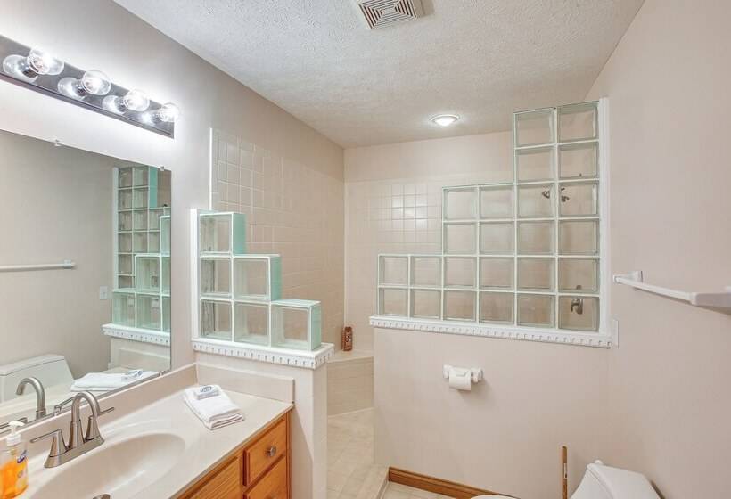 Lakefront Home W/ Deck, Near Mammoth Cave Park!