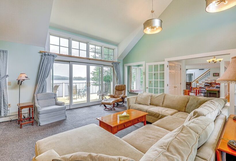 Lakefront New London Retreat W/ Dock & Hot Tub!