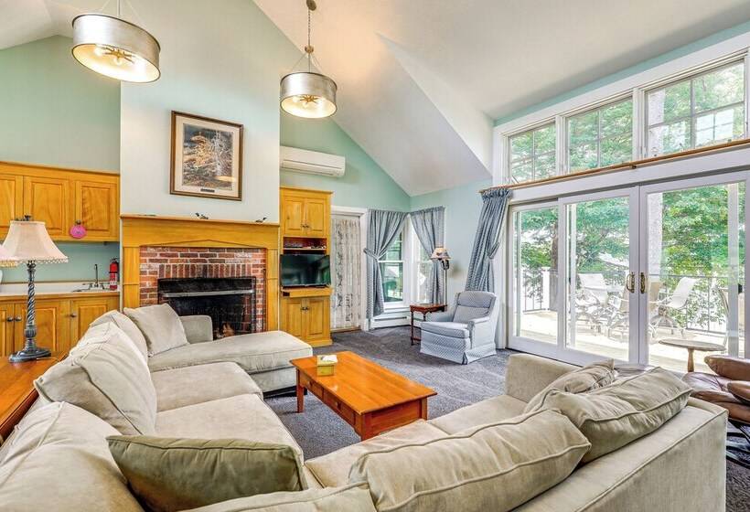 Lakefront New London Retreat W/ Dock & Hot Tub!