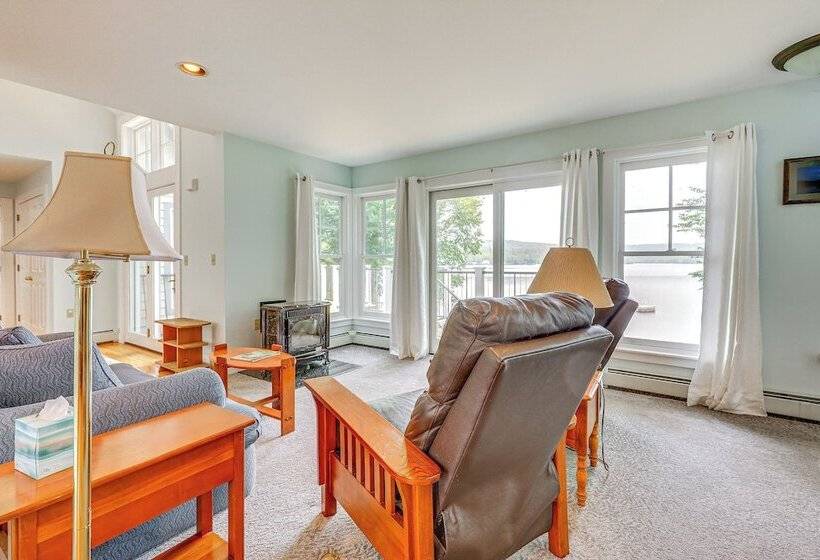 Lakefront New London Retreat W/ Dock & Hot Tub!