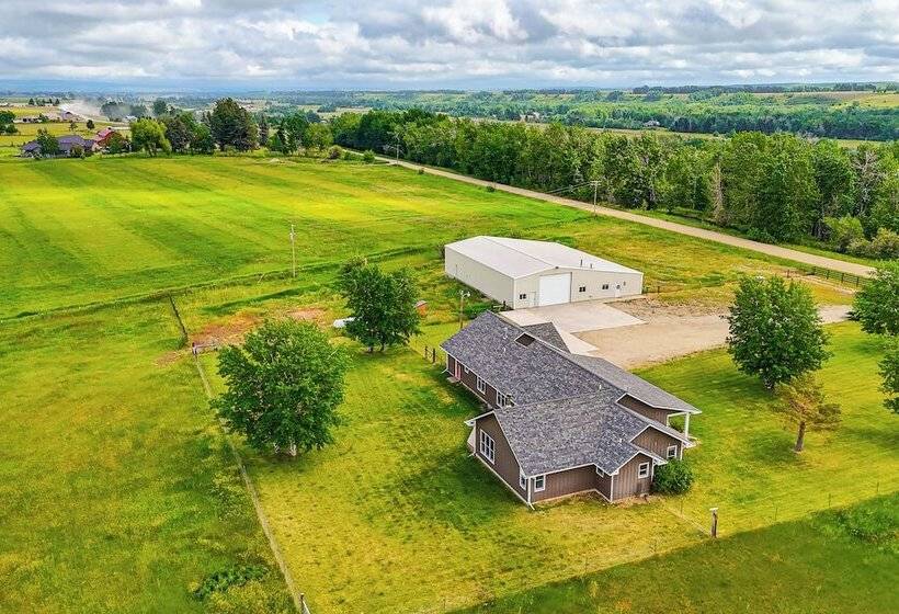 Lovely Roberts Home W/ Patio & Mountain Views!