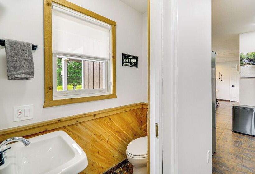 Lovely Roberts Home W/ Patio & Mountain Views!