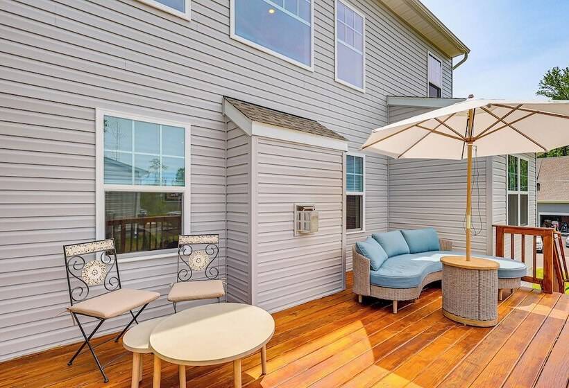 Maryland Family Home 1 Block To North East River!