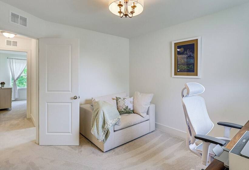 Maryland Family Home 1 Block To North East River!