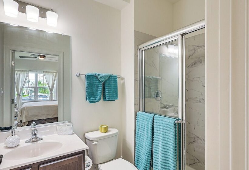 Maryland Family Home 1 Block To North East River!