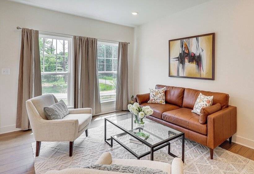 Maryland Family Home 1 Block To North East River!