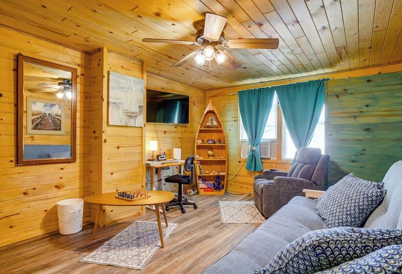 Maryland Retreat: Walk To Bay, Beach & Boat Ramp!