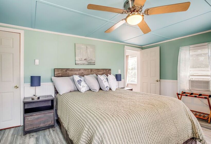 Maryland Retreat: Walk To Bay, Beach & Boat Ramp!