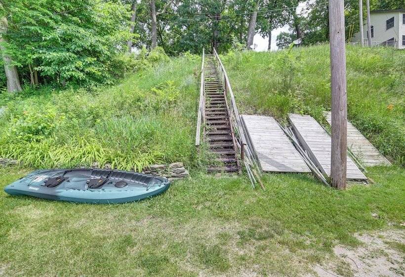Michigan Lakefront Retreat W/ Kayaks & 2 Decks