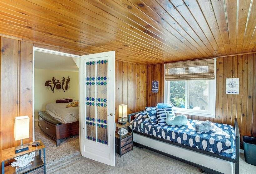 Michigan Lakefront Retreat W/ Kayaks & 2 Decks