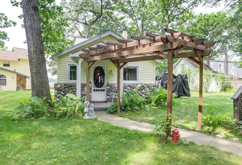 Michigan Lakefront Retreat W/ Kayaks & 2 Decks