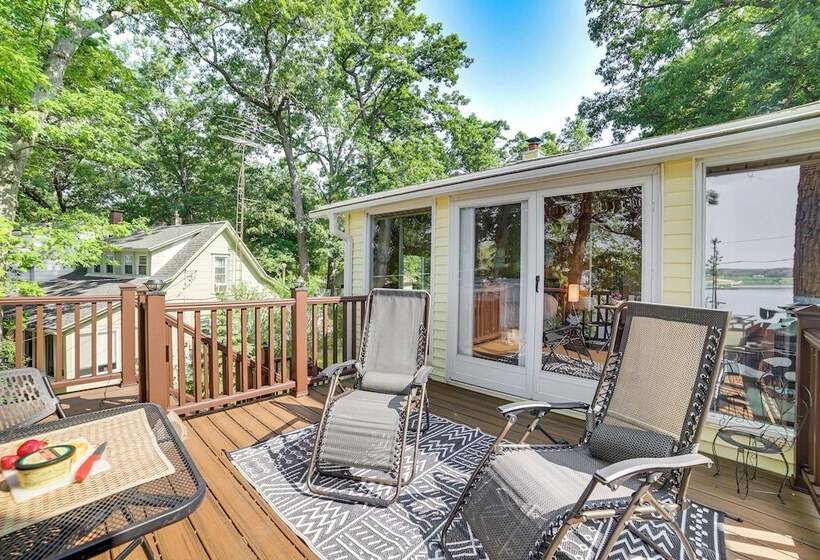 Michigan Lakefront Retreat W/ Kayaks & 2 Decks