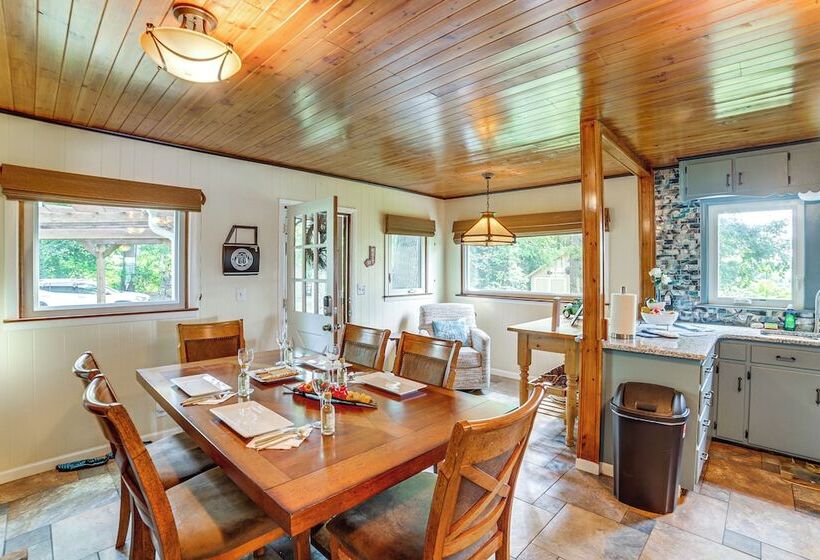 Michigan Lakefront Retreat W/ Kayaks & 2 Decks