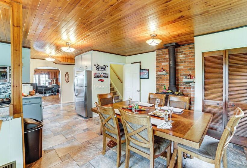 Michigan Lakefront Retreat W/ Kayaks & 2 Decks