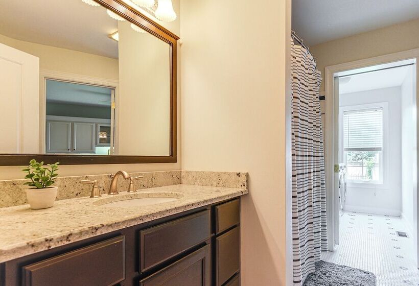 Middle River Retreat W/ 150  Pier: Dogs Welcome!