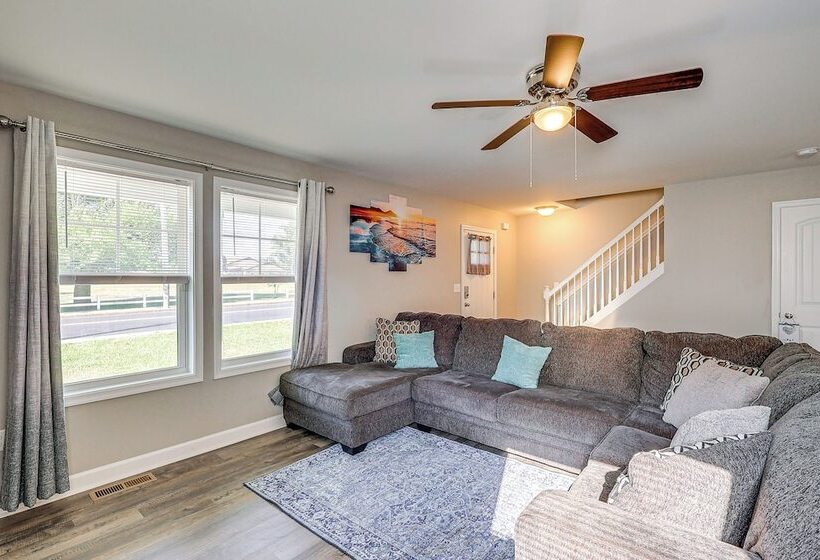 Milford Home W/ Private Pool: 12 Mi To Beaches!