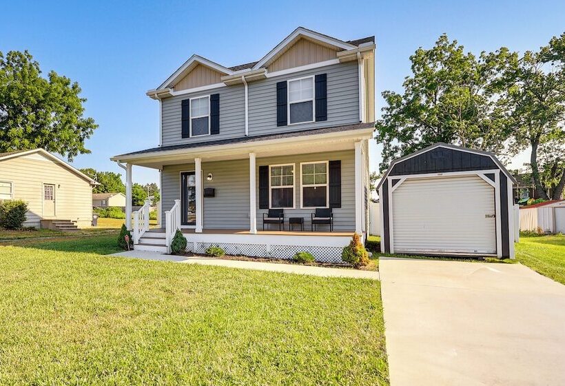 Milford Home W/ Private Pool: 12 Mi To Beaches!