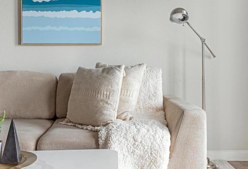 Mission Hill By  Landing