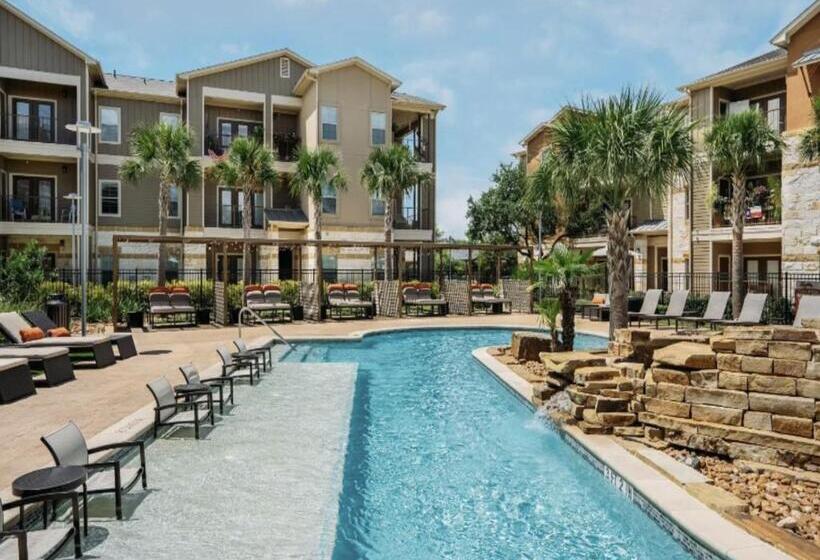 Mission Hill By  Landing