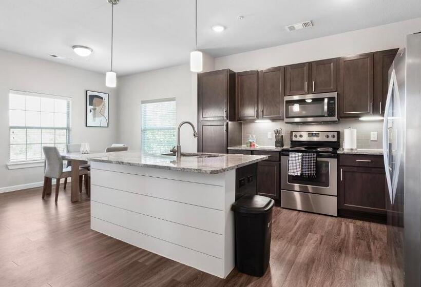 Mission Hill By  Landing