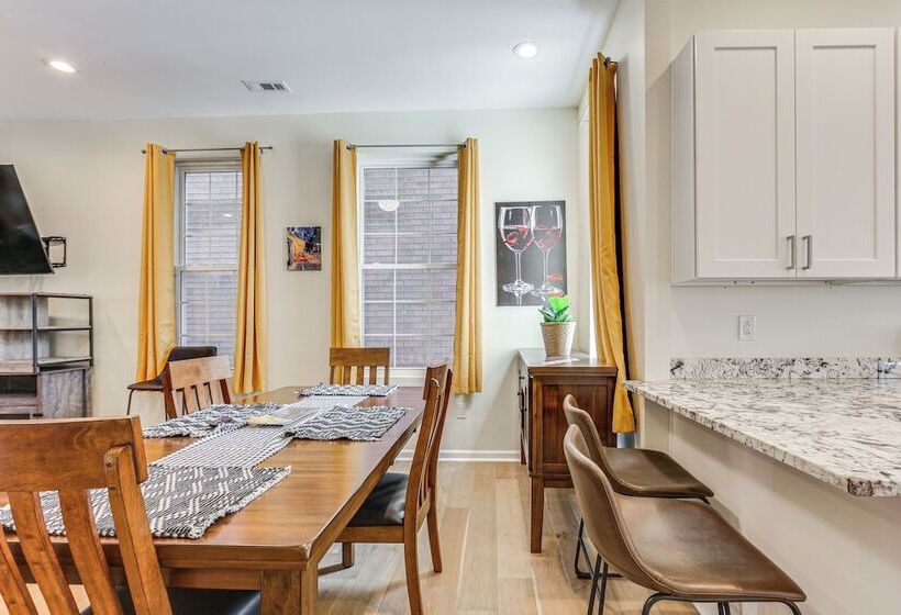 Modern Pittsburgh Home W/ Rooftop Deck & Backyard