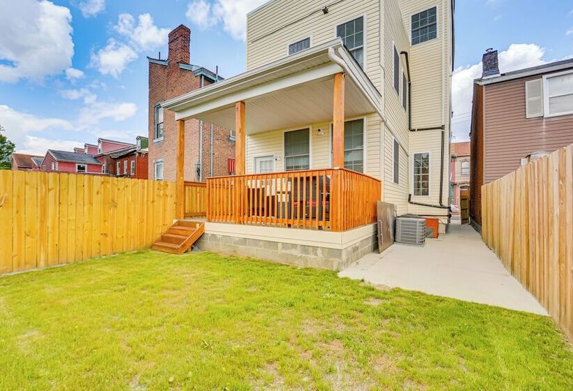 Modern Pittsburgh Home W/ Rooftop Deck & Backyard