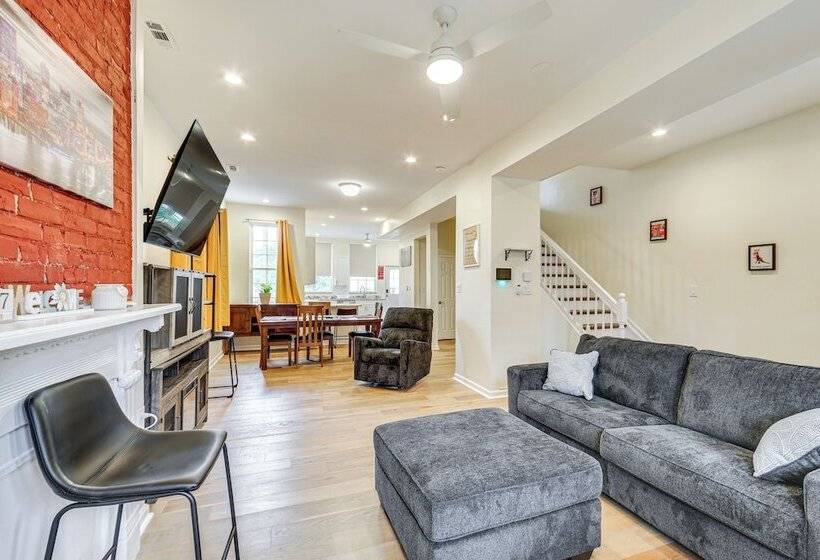 Modern Pittsburgh Home W/ Rooftop Deck & Backyard