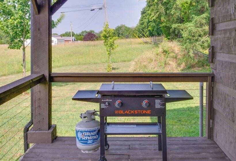 ~ 10 Mi To Downtown: Murfreesboro Area Cabin