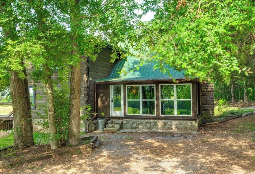 ~ 10 Mi To Downtown: Murfreesboro Area Cabin