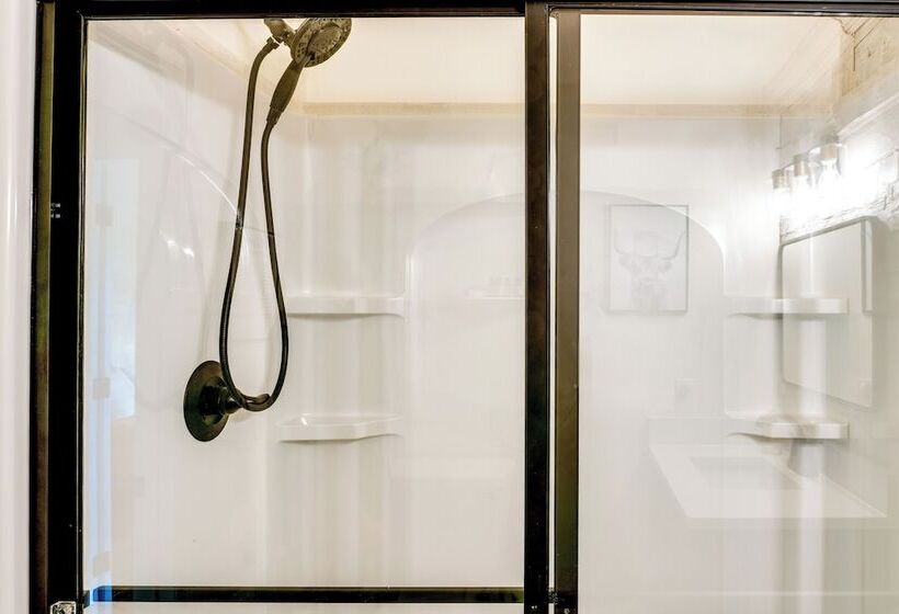 ~ 10 Mi To Downtown: Murfreesboro Area Cabin