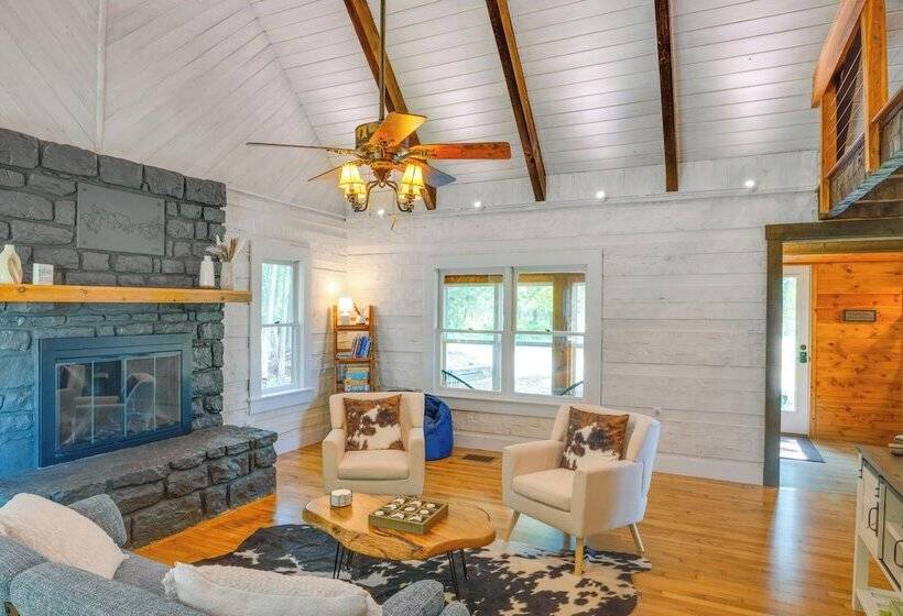 ~ 10 Mi To Downtown: Murfreesboro Area Cabin