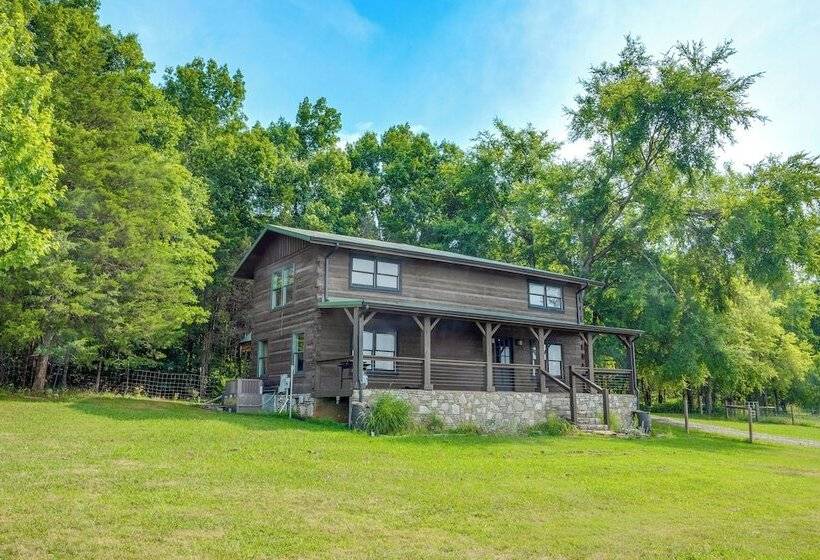 ~ 10 Mi To Downtown: Murfreesboro Area Cabin