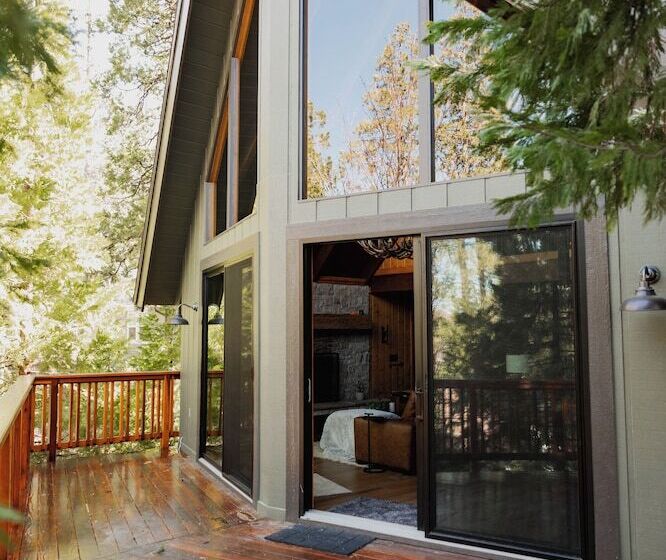 Newly Remodeled Luxury Cabin