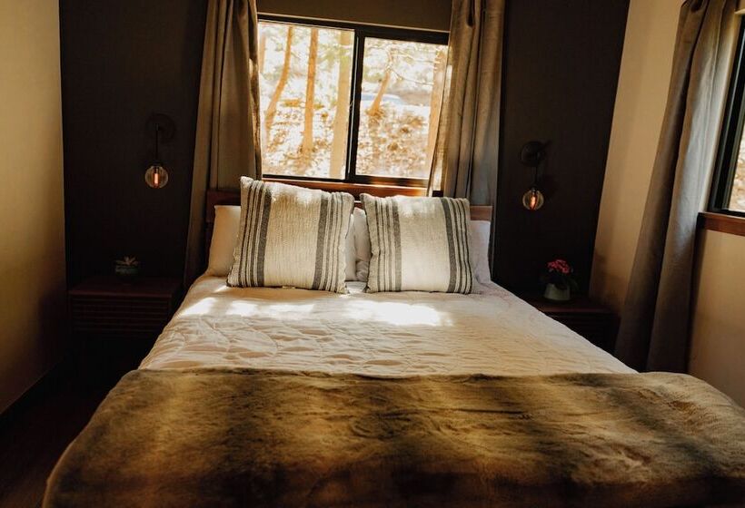 Newly Remodeled Luxury Cabin