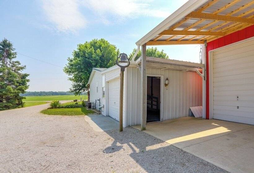 North Fairfield Family Home W/ Hot Tub & Porch!