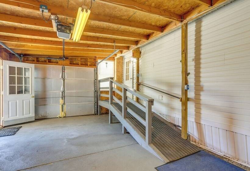 North Fairfield Family Home W/ Hot Tub & Porch!