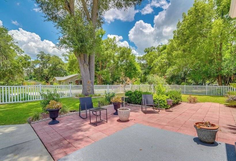 Ocala Retreat W/ Pool, Grill & Yard   Pets Welcome