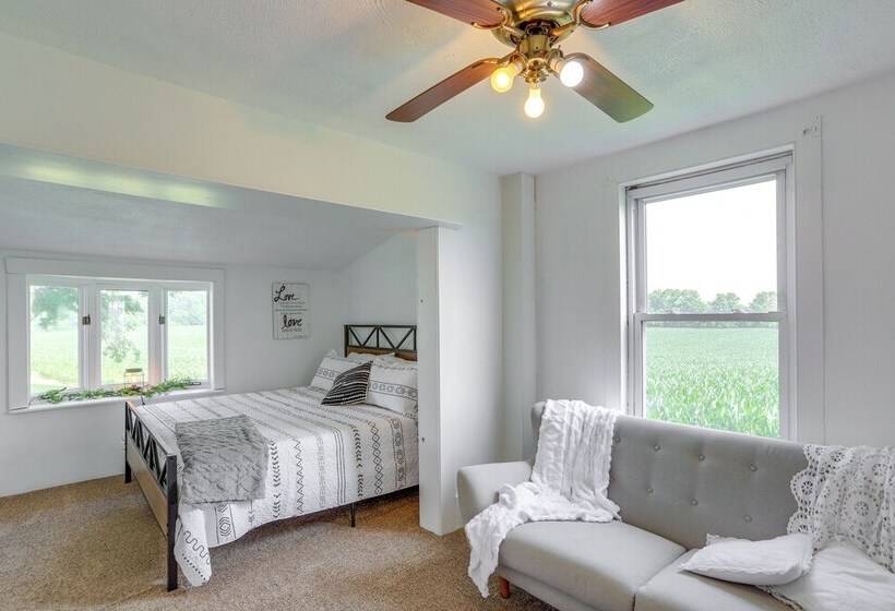 Ohio Farmhouse Retreat W/ Fire Pit & Patio