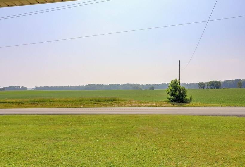 Ohio Farmhouse Retreat W/ Fire Pit & Patio